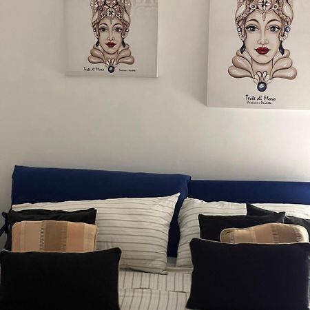 Casa Vacanze Manzoni 29 Каляри Екстериор снимка