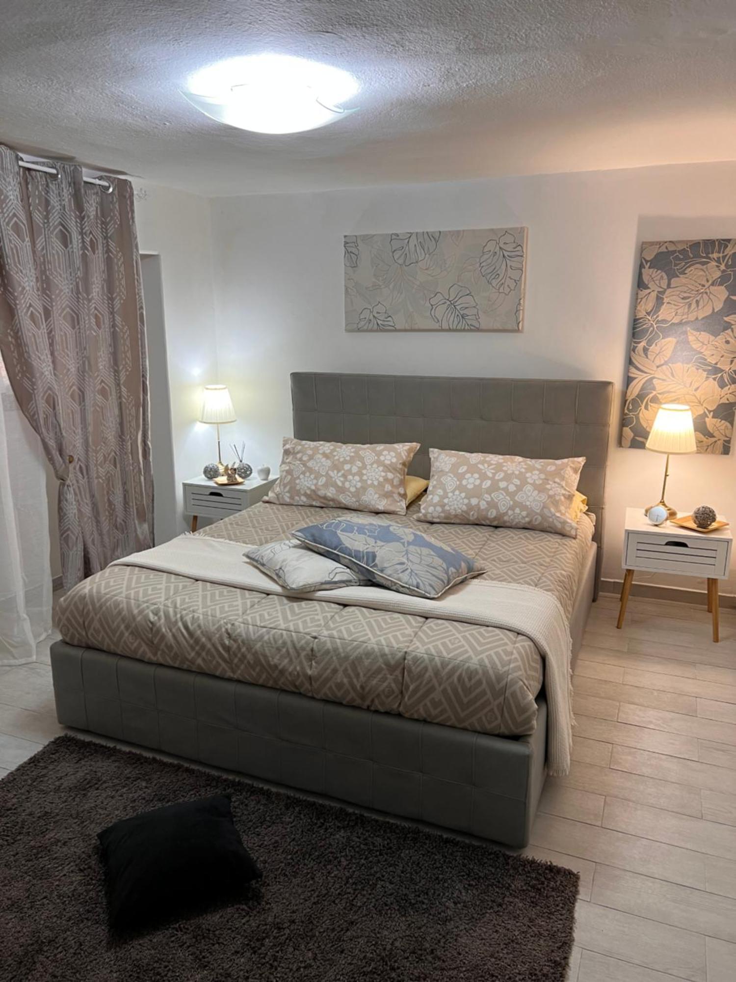 Casa Vacanze Manzoni 29 Каляри Екстериор снимка