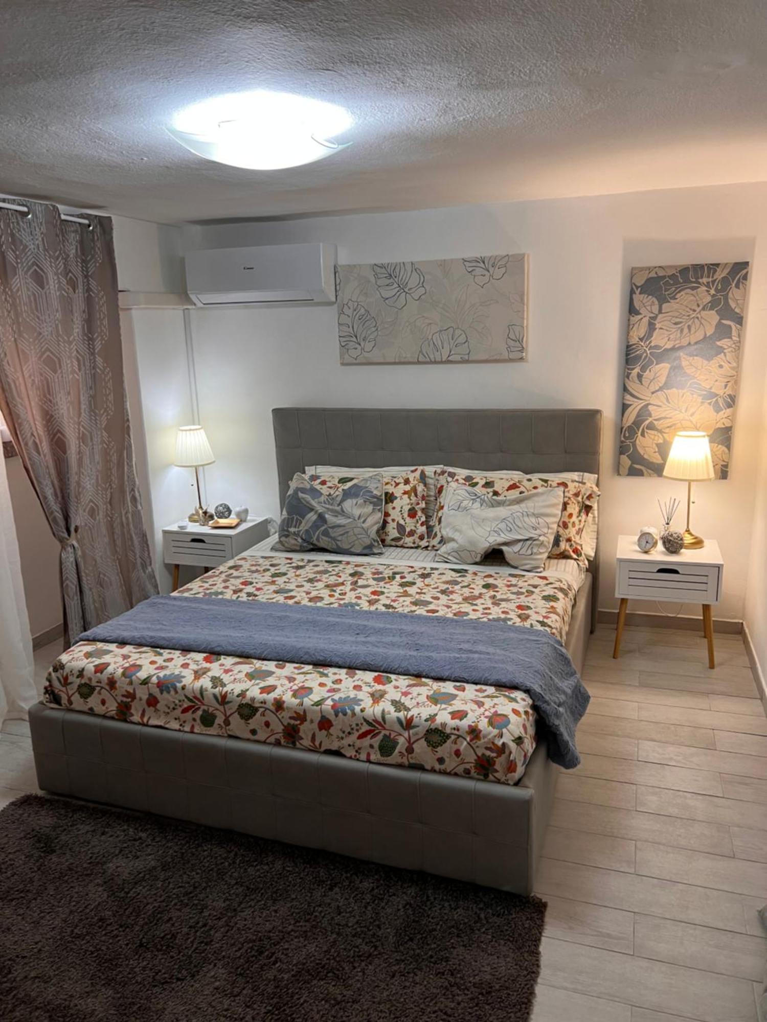 Casa Vacanze Manzoni 29 Каляри Екстериор снимка