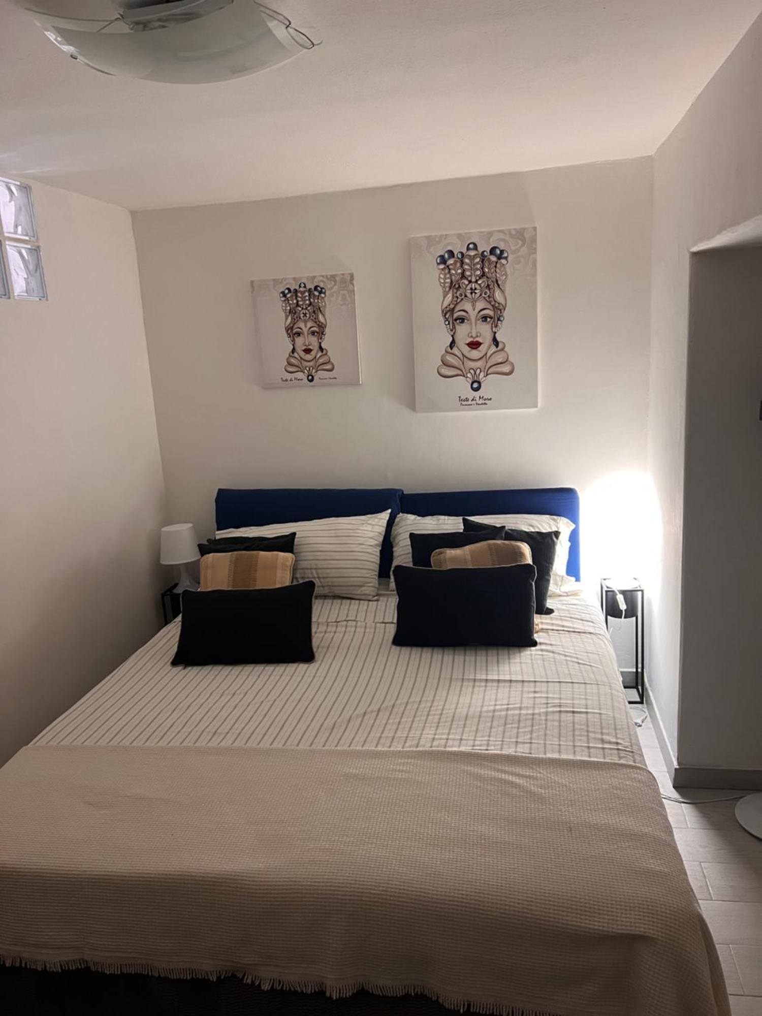 Casa Vacanze Manzoni 29 Каляри Екстериор снимка